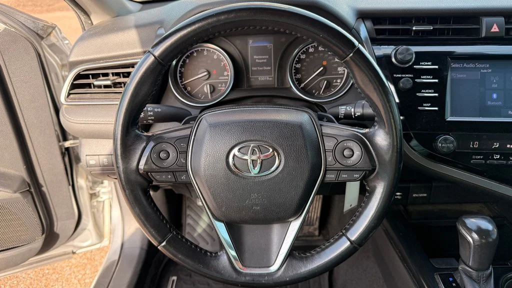 Used 2019 Silver Toyota SE image 19