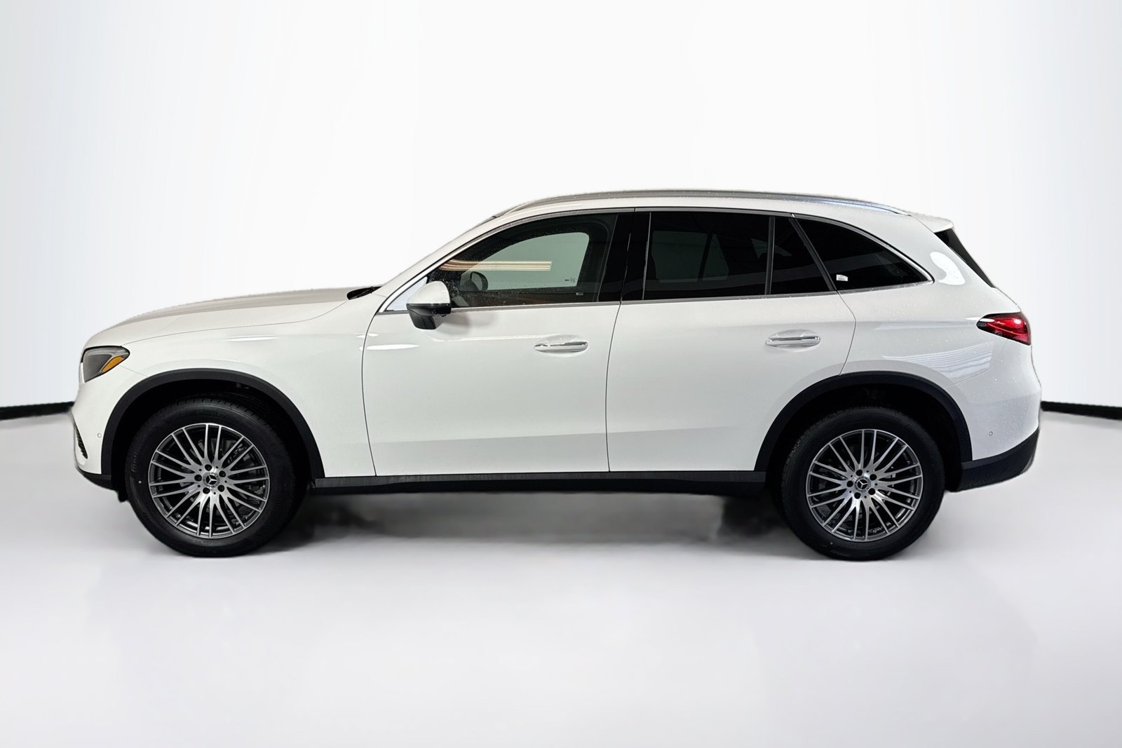 New 2026 Polar White Mercedes-Benz GLC 300 image 8