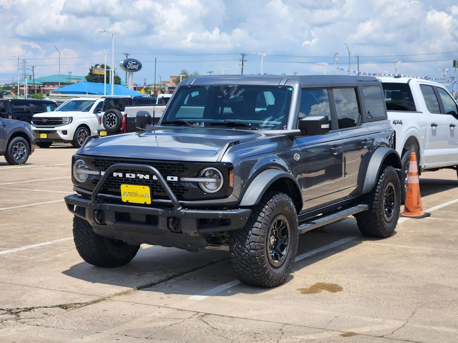 Used 2024 Gray Ford Wildtrak image 3