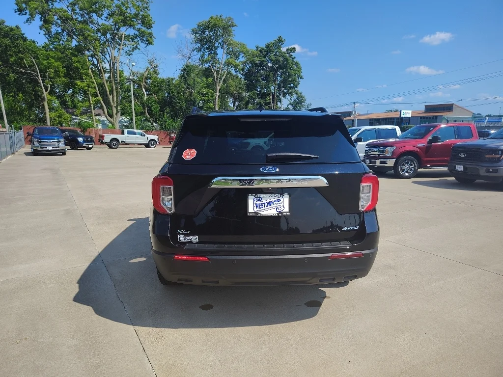 Used 2024 Agate Black Metallic Ford XLT image 5