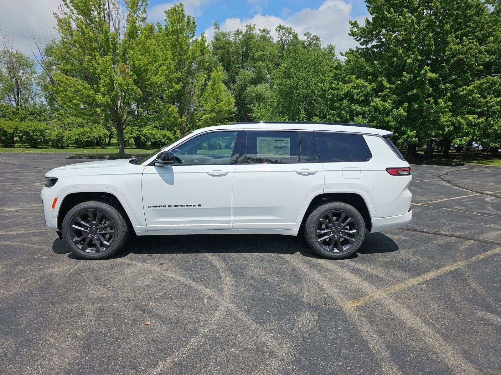 New 2026 Bright White Clearcoat Jeep Limited Reserve image 2