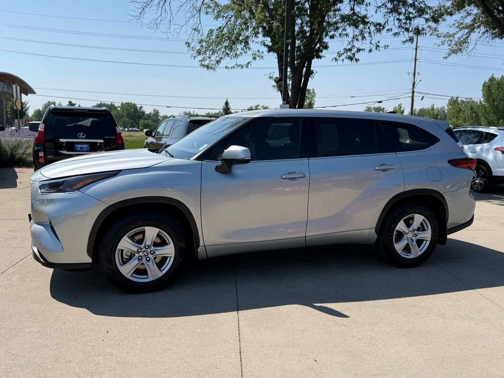 Used 2022 Celestial Silver Metallic Toyota LE image 7