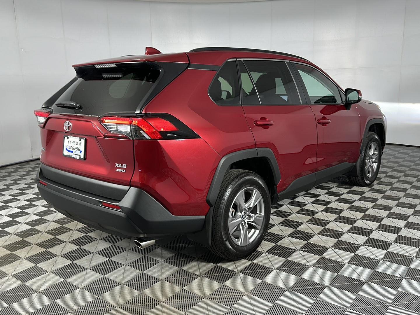 Used 2025 Ruby Flare Pearl Toyota XLE image 7