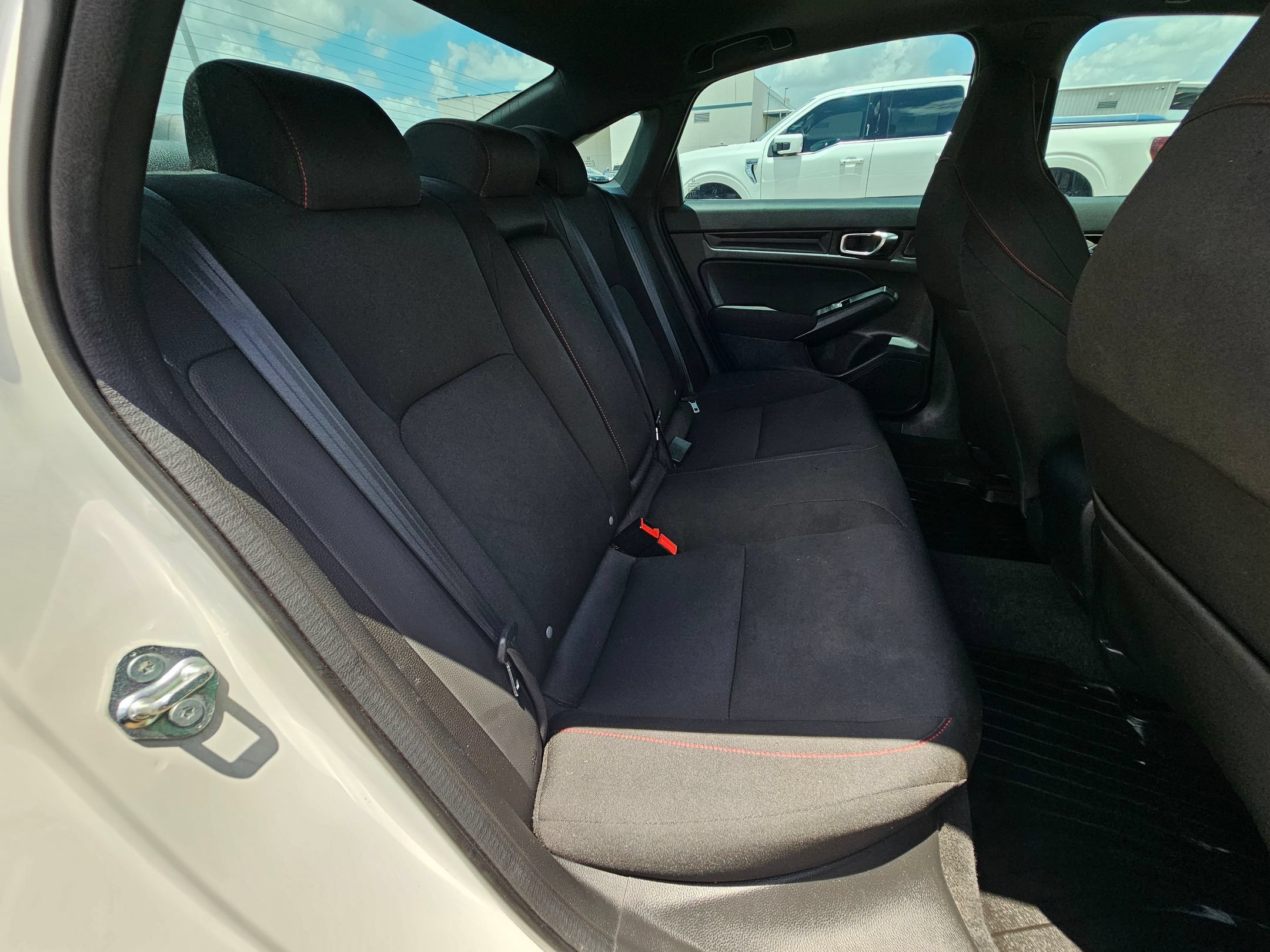 Used 2023 Platinum White Pearl Honda Si image 27