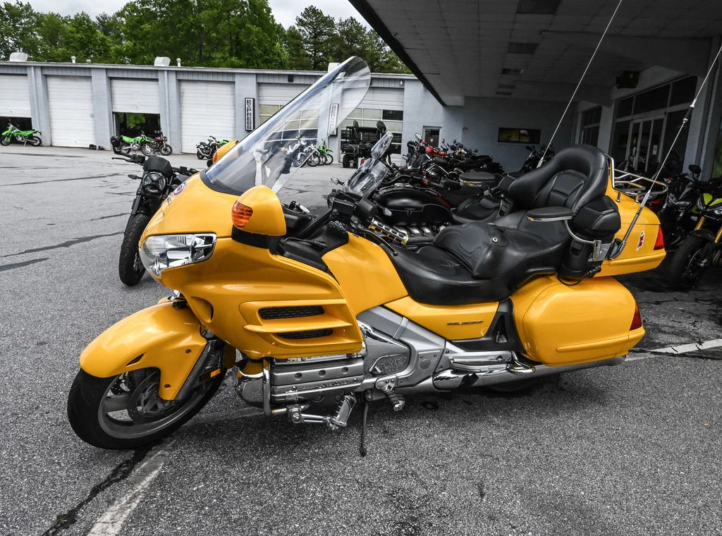 Used 2002 YELLOW Honda®  image 4