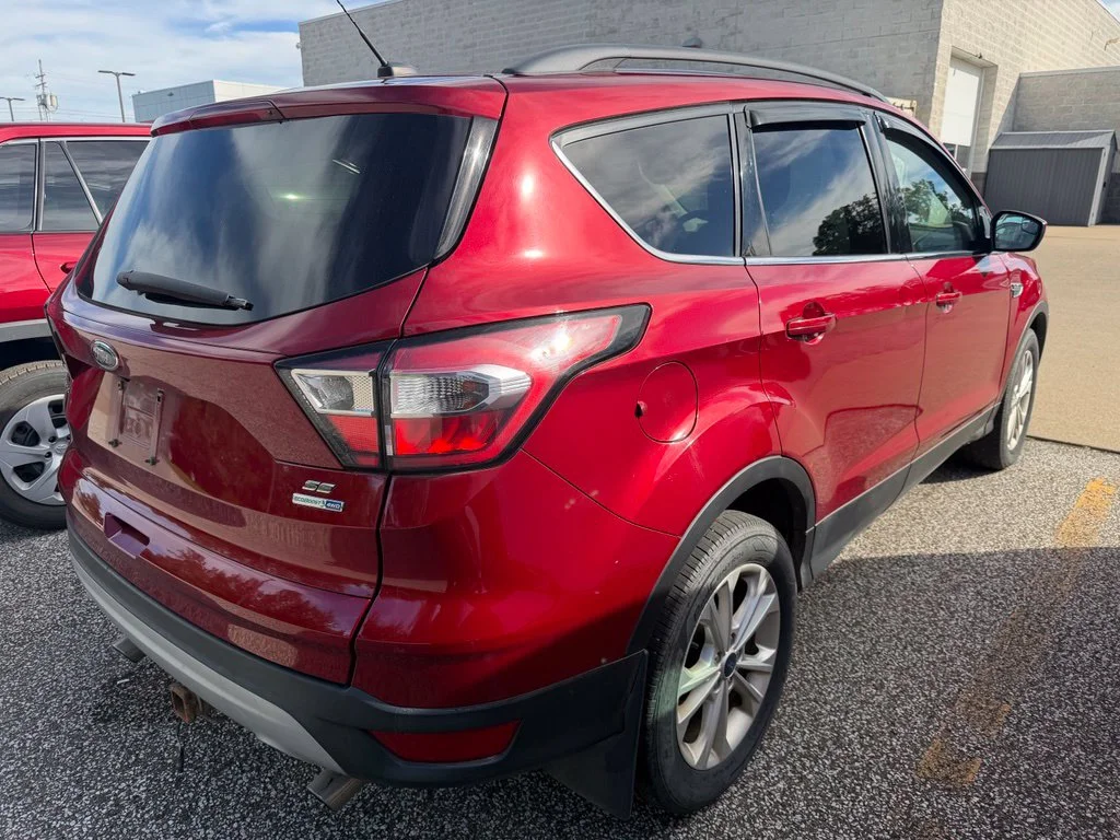 Used 2018 Red Ford SE image 5