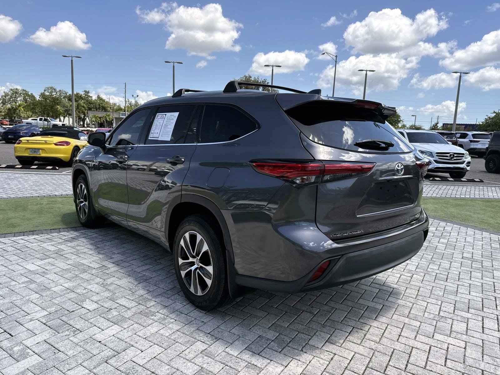 Used 2022 Magnetic Gray Metallic Toyota XLE image 4
