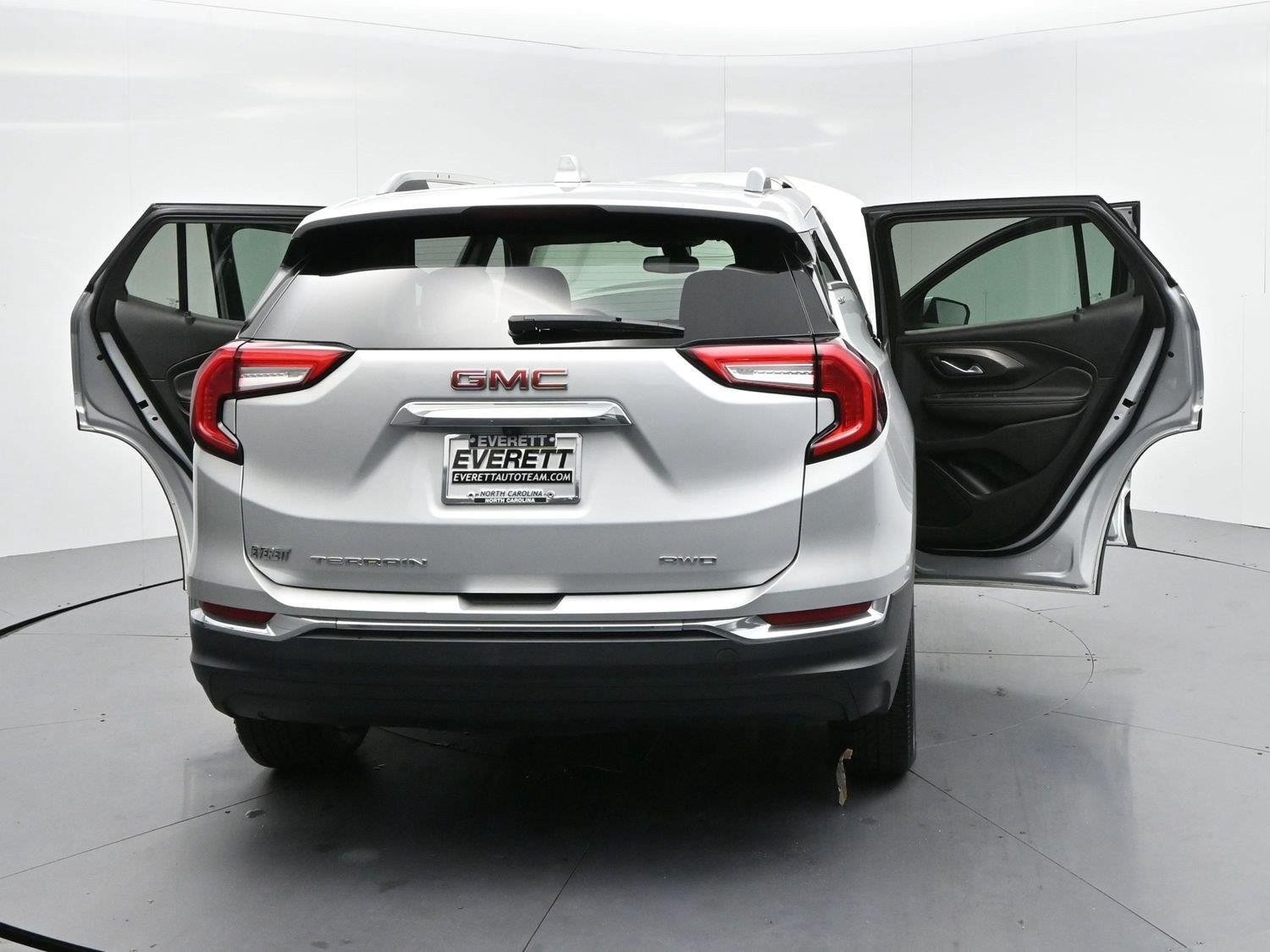 Used 2022 QUICKSILVER METALLIC GMC SLT image 40