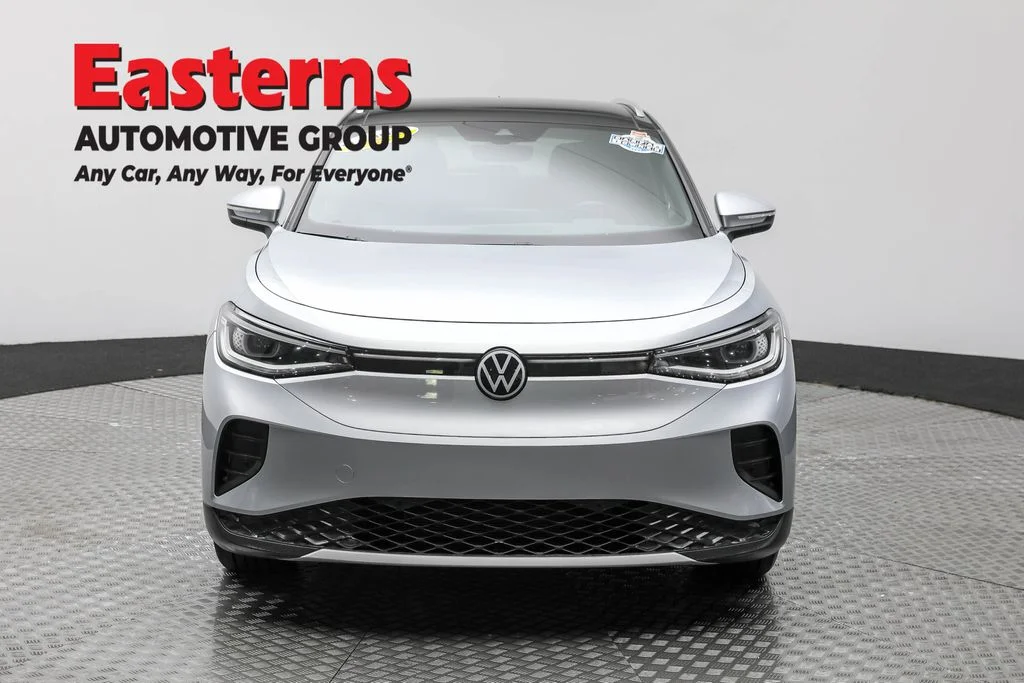 Used 2021 Silver Volkswagen Pro S image 2