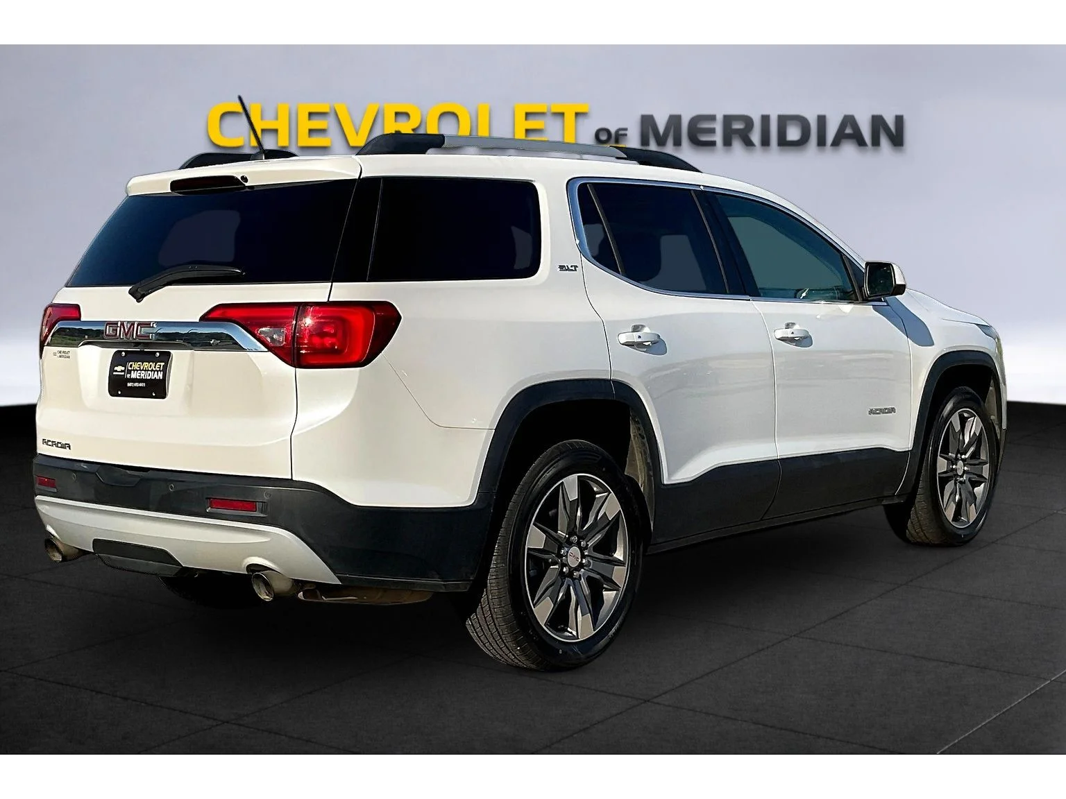 Used 2018 WHITE FROST TRICOAT GMC SLT image 10