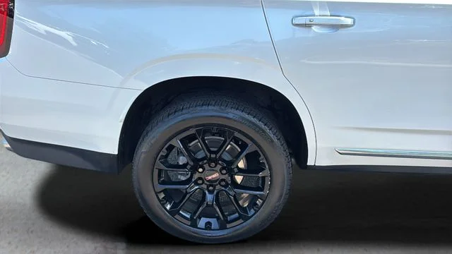Used 2023 White GMC Denali image 38
