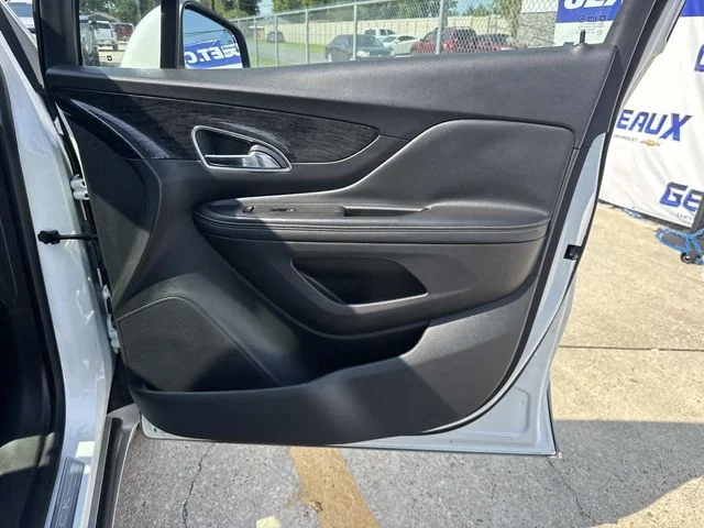 Used 2013 White Buick Leather image 24
