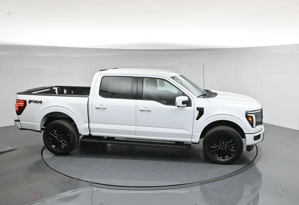 New 2026 Oxford White Ford Lariat image 55