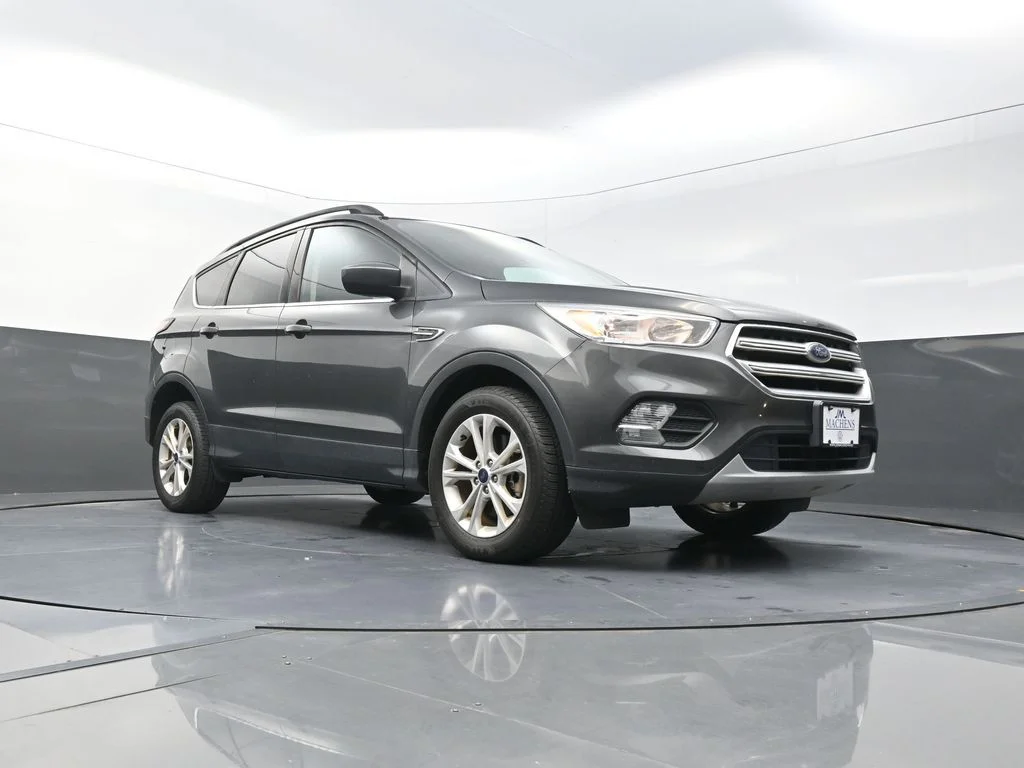 Used 2018 Gray Ford SE image 23