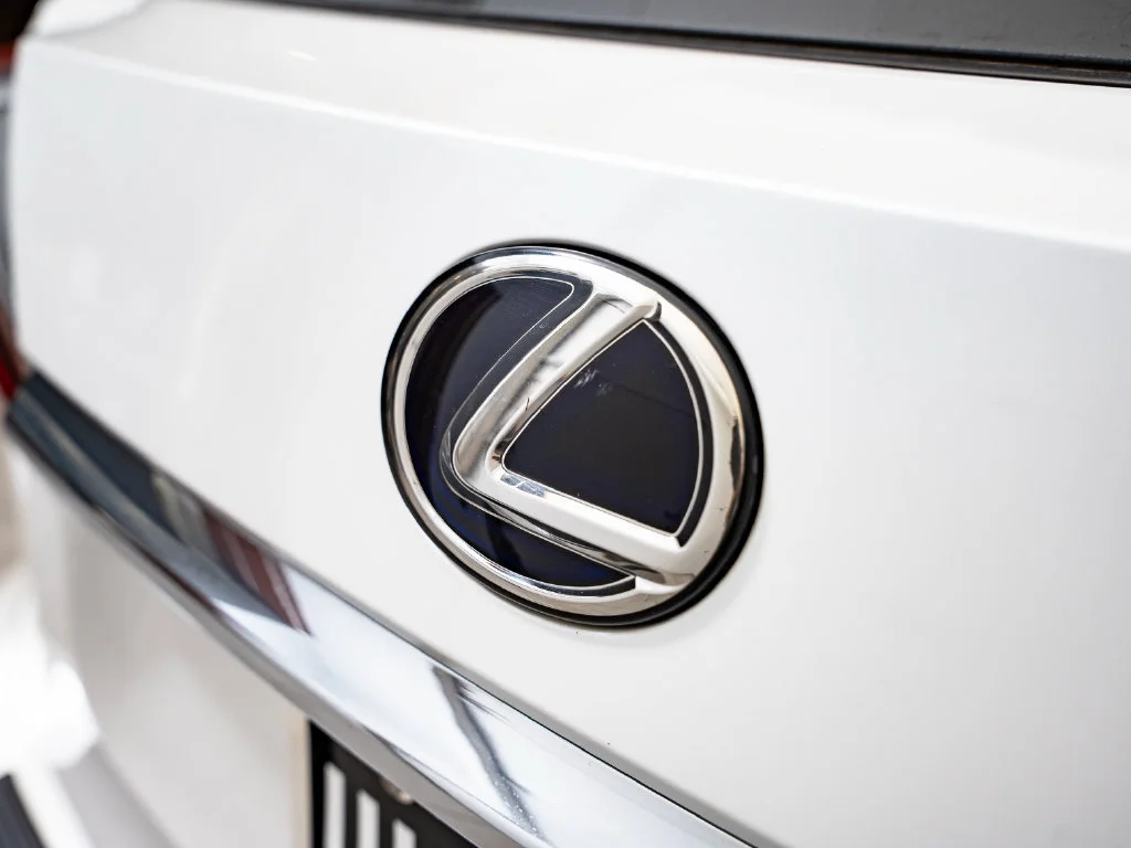 Used 2019 Eminent White Pearl Lexus 450h Premium image 18