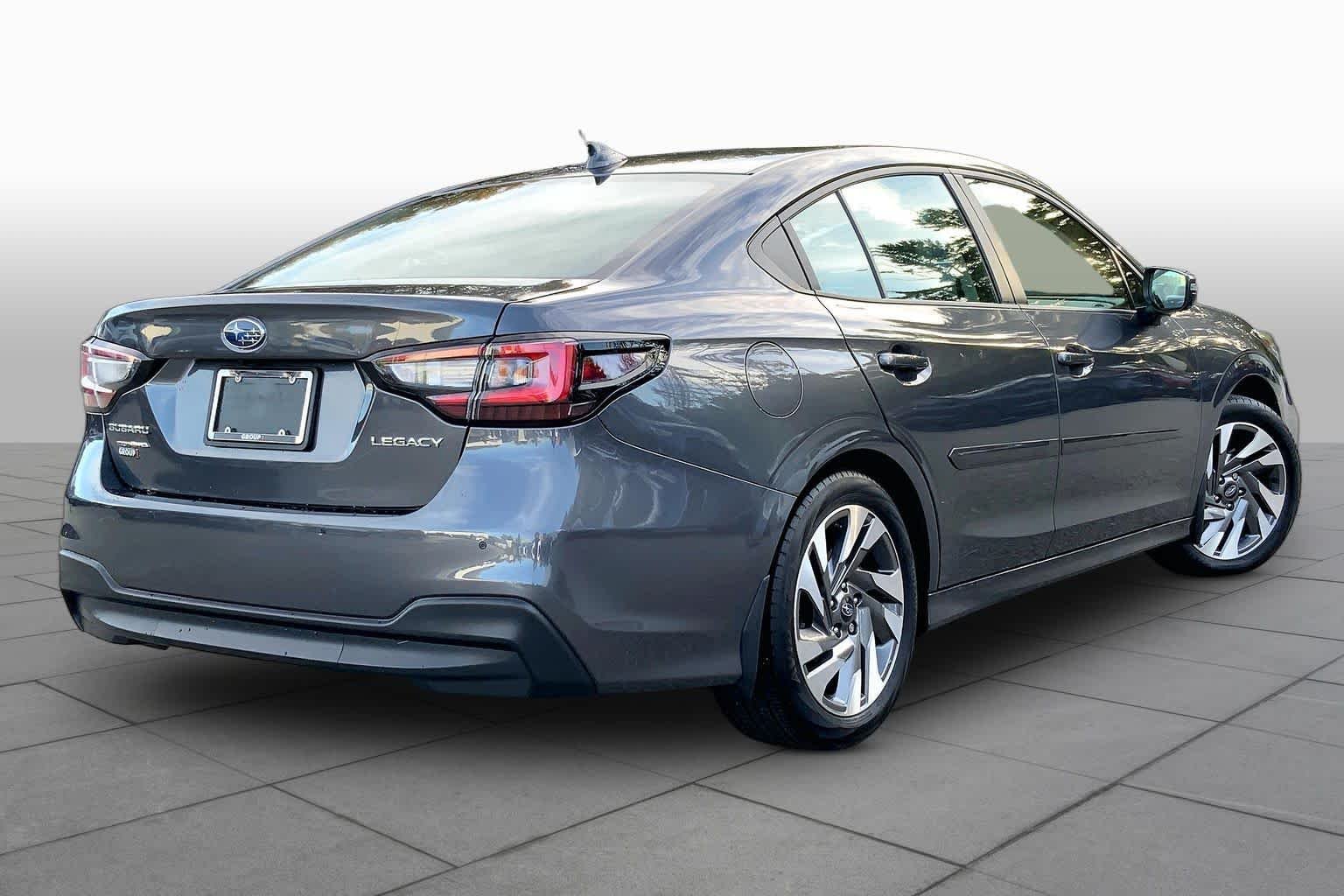 Used 2025 Magnetite Gray Metallic Subaru Limited image 13