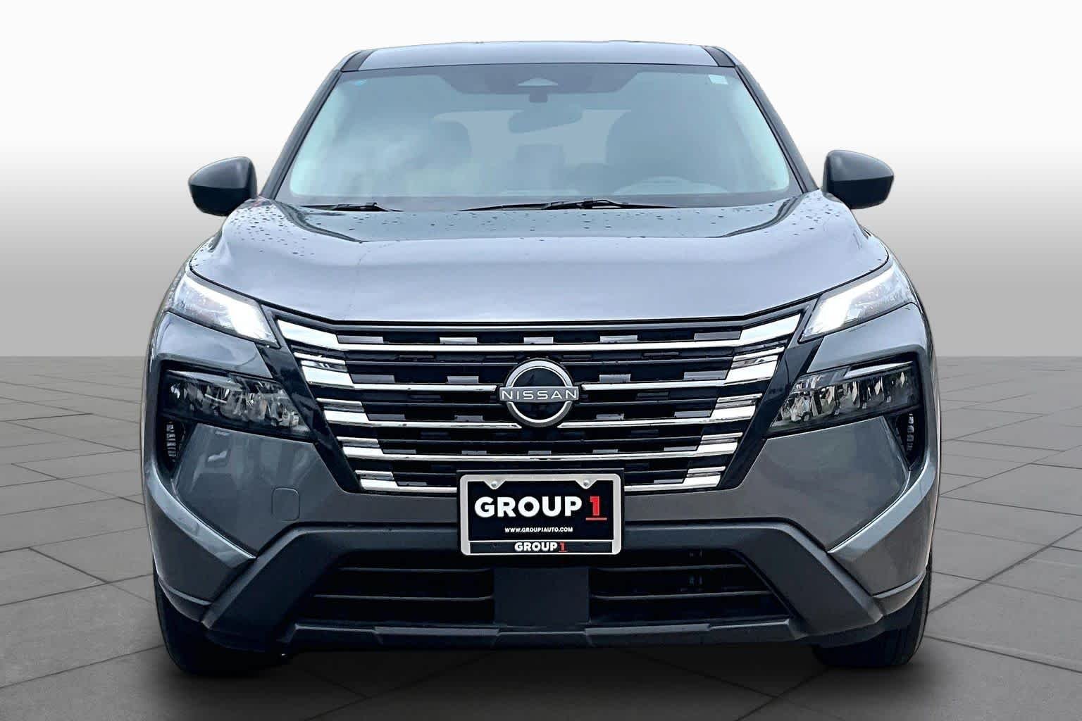 Used 2025 Gun Metallic Nissan S image 4
