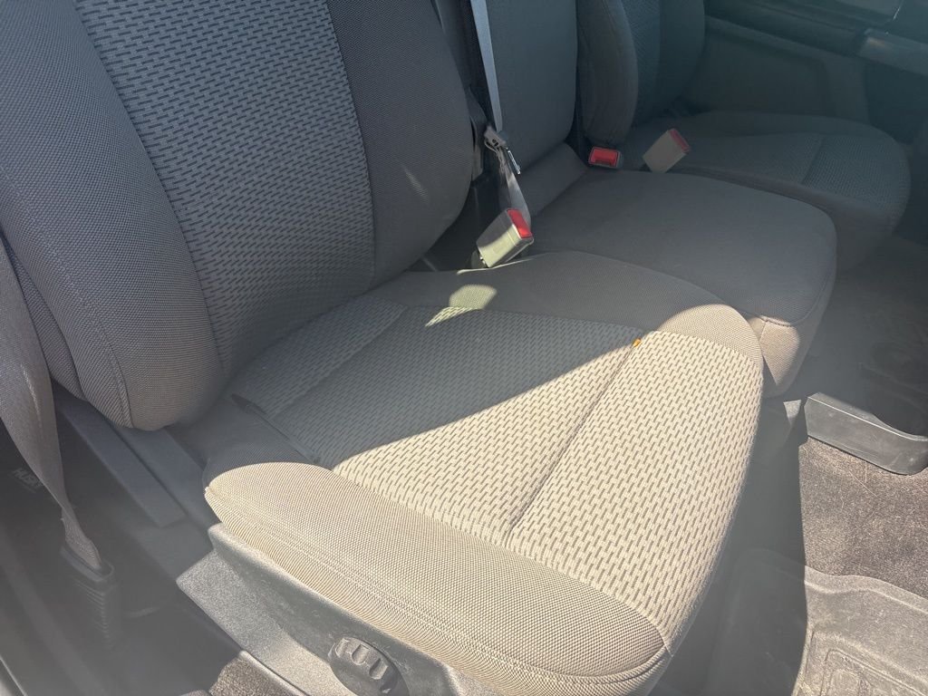 Used 2018 Silver Ford XLT image 28