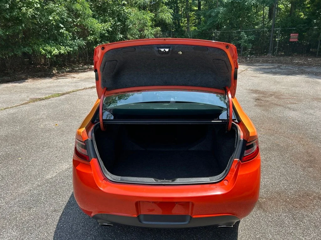 Used 2015 Orange Dodge SXT image 31