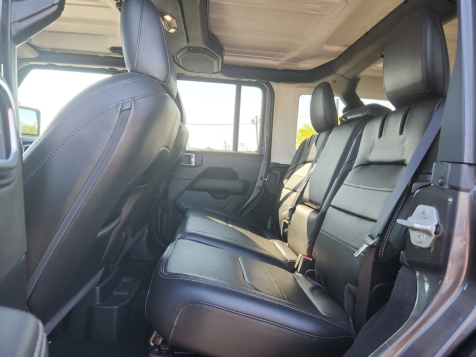 Used 2023 Gray Jeep Sahara 4xe image 10