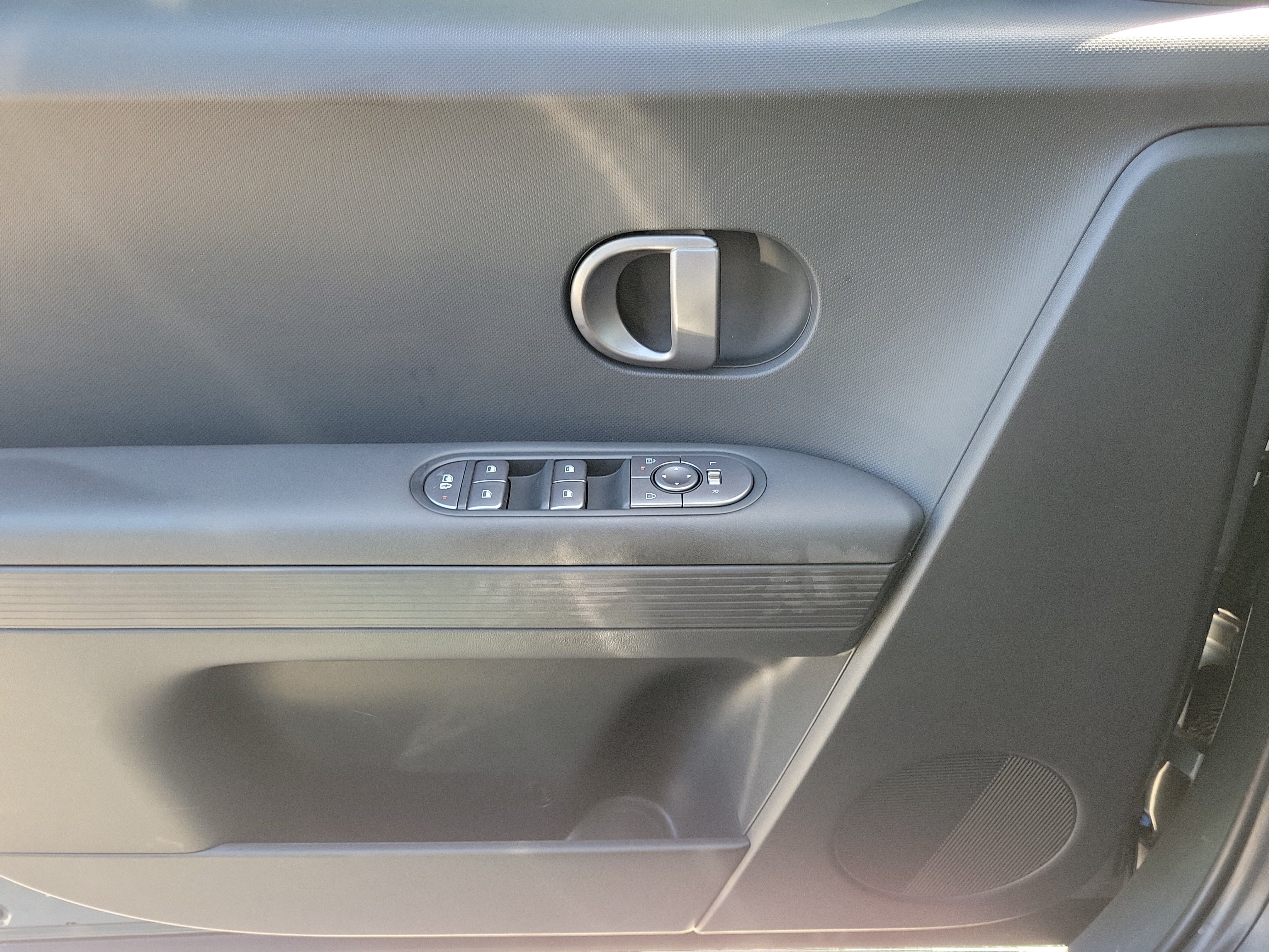 Used 2025 Teal Hyundai SE image 23
