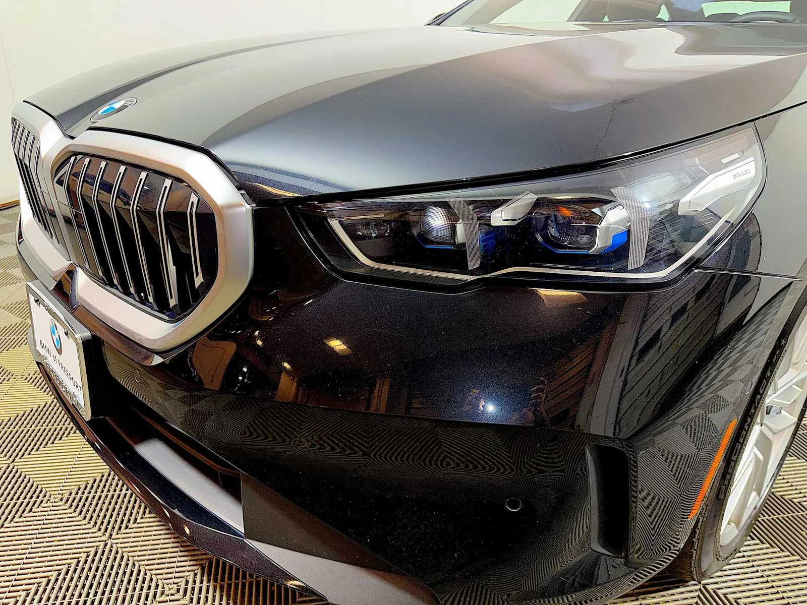 Used 2024 Black Sapphire Metallic BMW 540i xDrive image 26