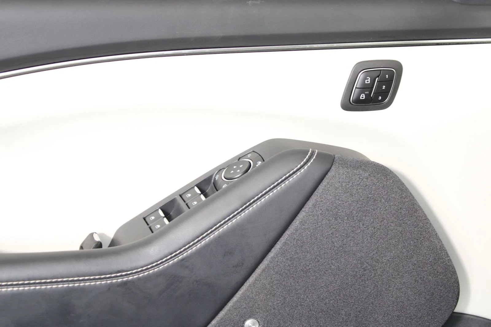 Used 2025 Green Ford Premium image 8
