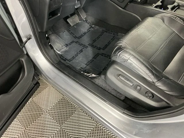 Used 2020 Lunar Silver Metallic Honda EX-L image 15