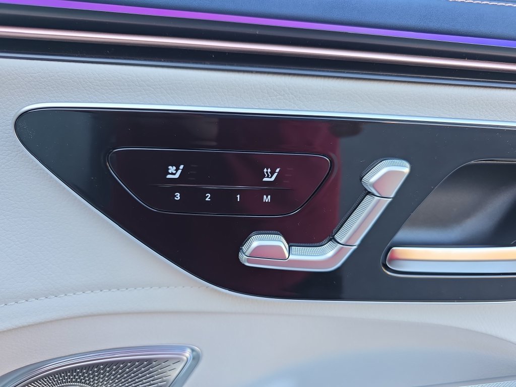 New 2027 Polar White Mercedes-Benz 320+ SUV image 17