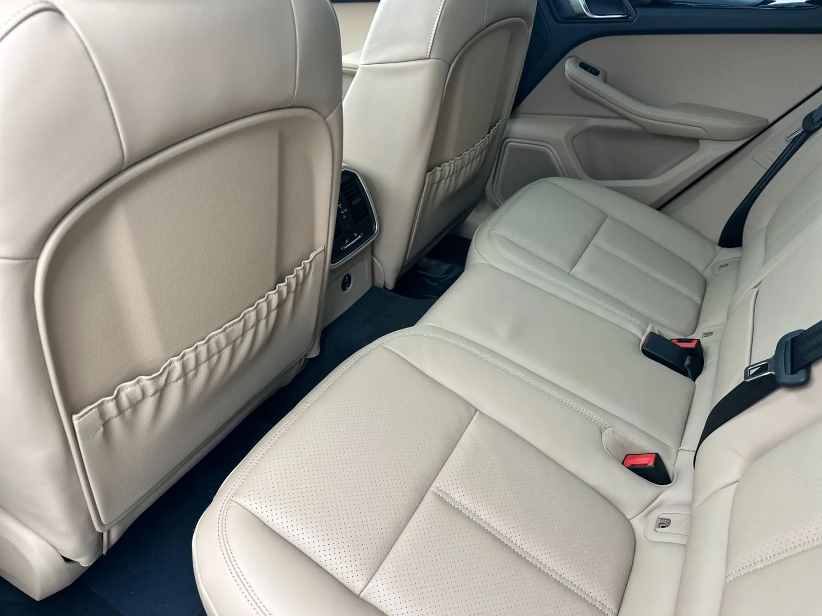 2026 Porsche Macan - Photo 13