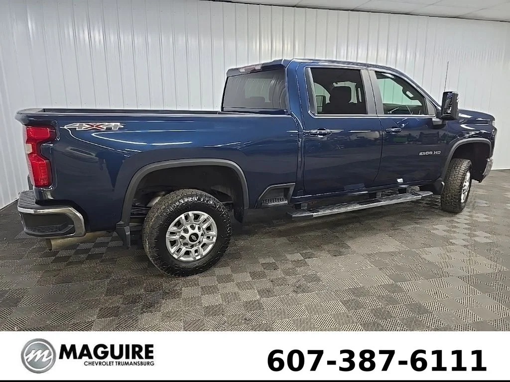 Used 2020 Blue Chevrolet LT image 3