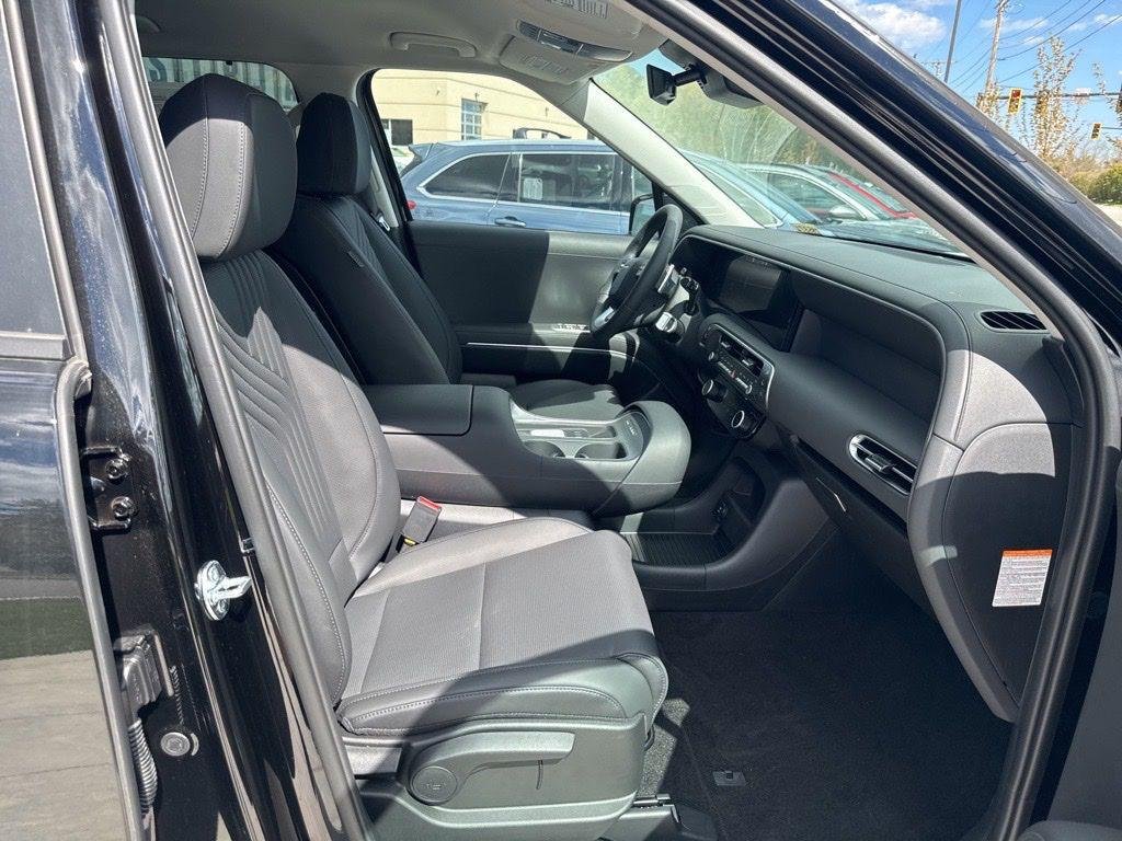 New 2026 Black Hyundai SEL Premium 8P image 15