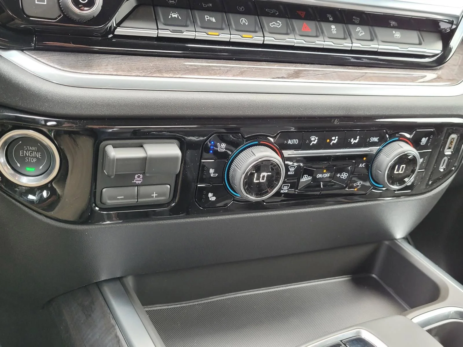 2026 Chevrolet Silverado 1500 LTZ - Photo 18