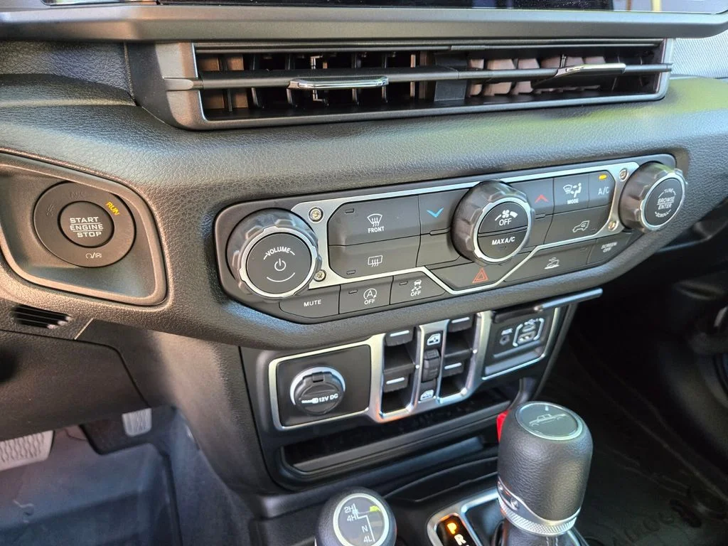 Used 2025 Gray Jeep Sport S image 28