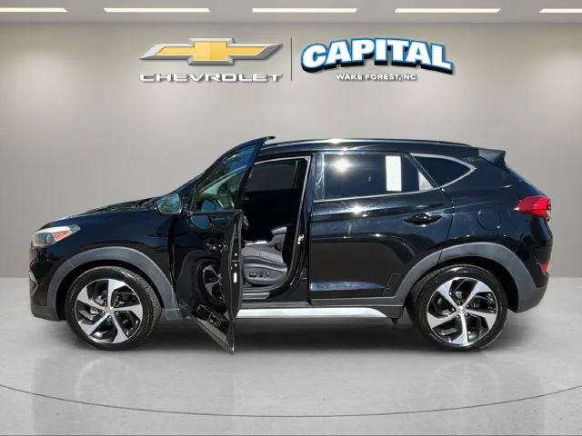Used 2018 Black Hyundai Value image 3