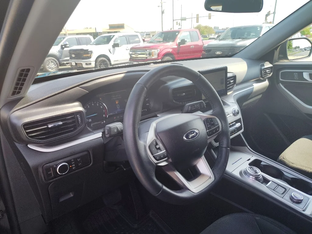 Used 2024 Agate Black Metallic Ford XLT image 12