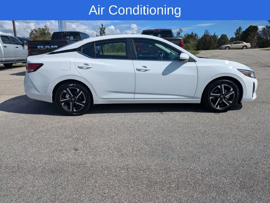 Used 2025 White Nissan SV image 3