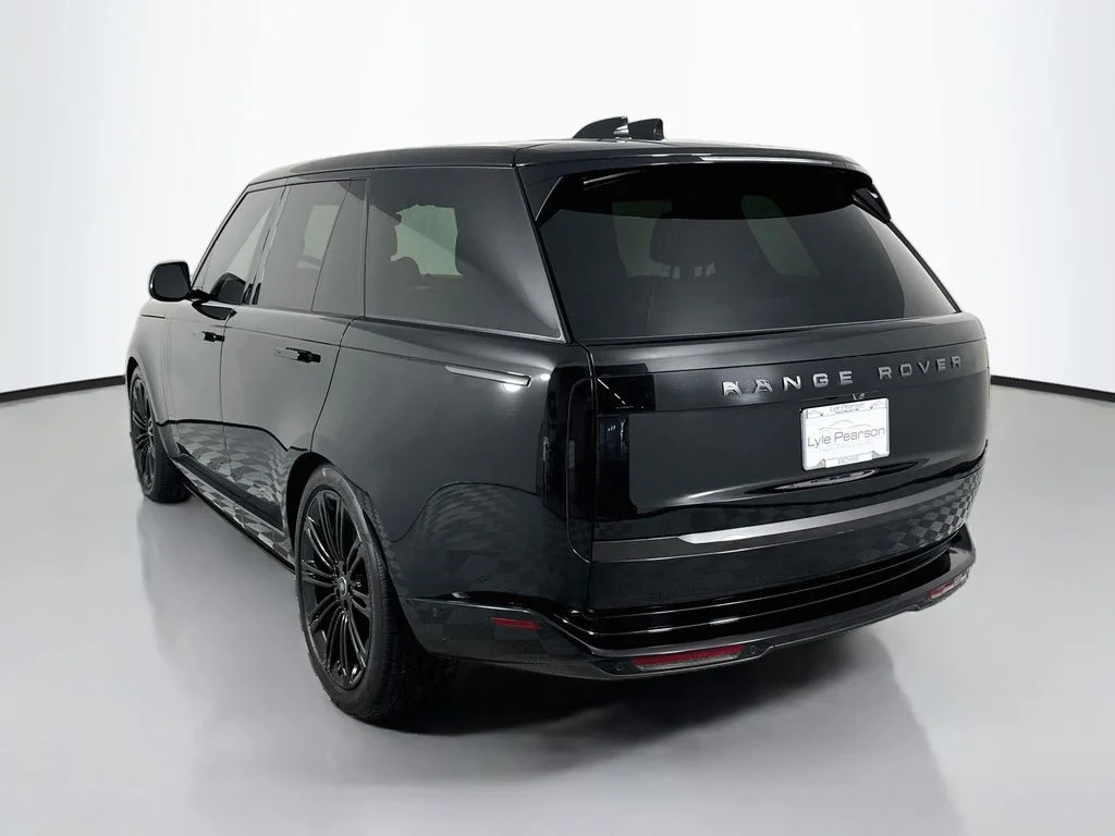 Certified Used 2025 Obsidian Black SV Bespoke Ultra Metallic Gloss Land Rover SE image 3