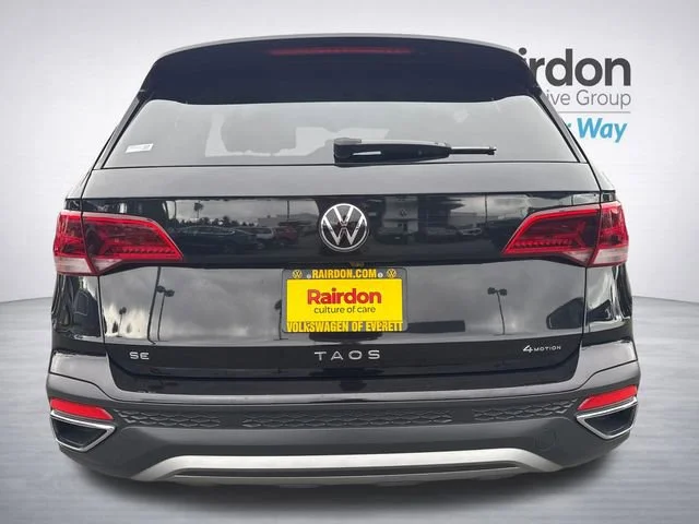 Used 2023 Deep Black Volkswagen SE image 6
