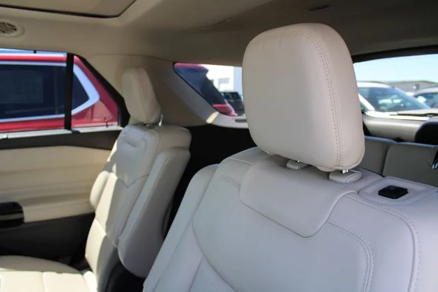 Used 2021 White Ford Platinum image 16