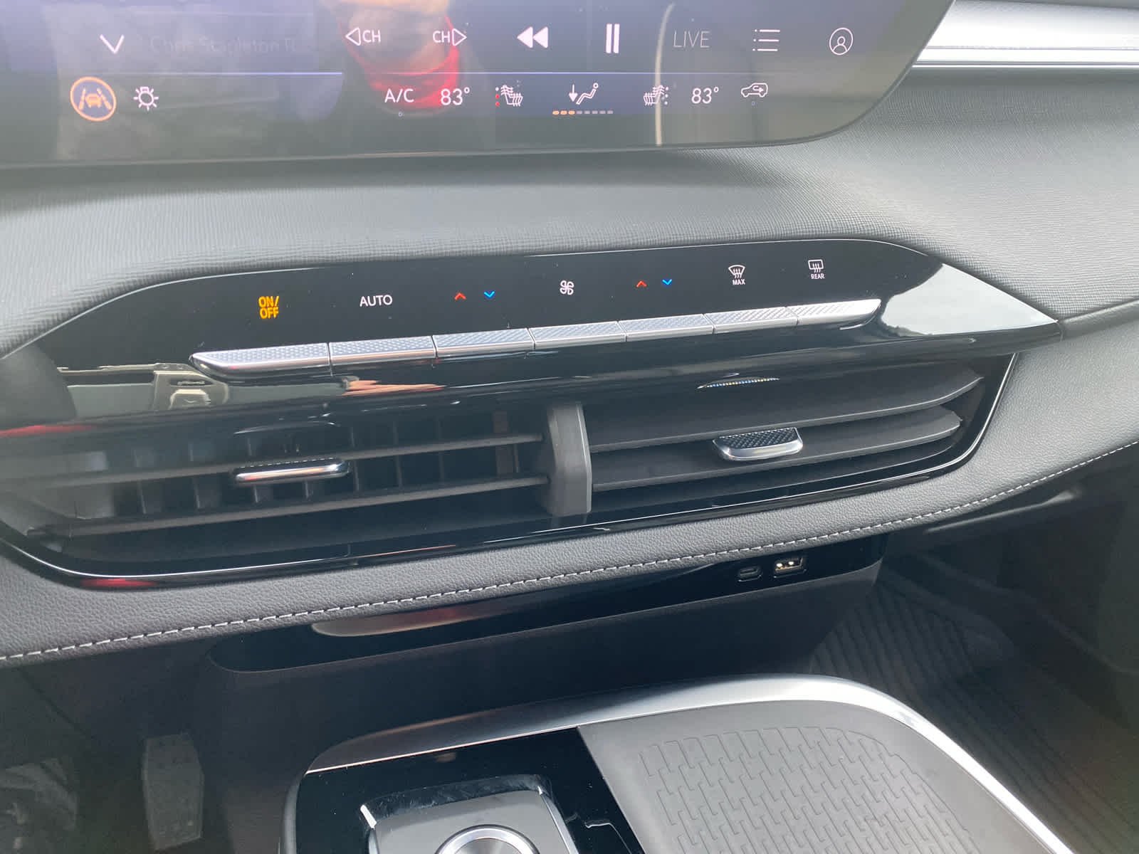 2026 Buick Enclave Sport Touring - Photo 24
