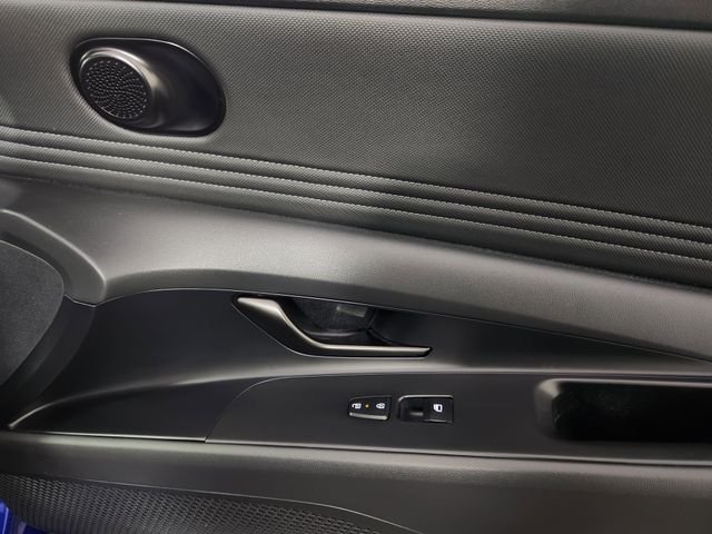 2025 Hyundai Elantra Blue - Photo 13