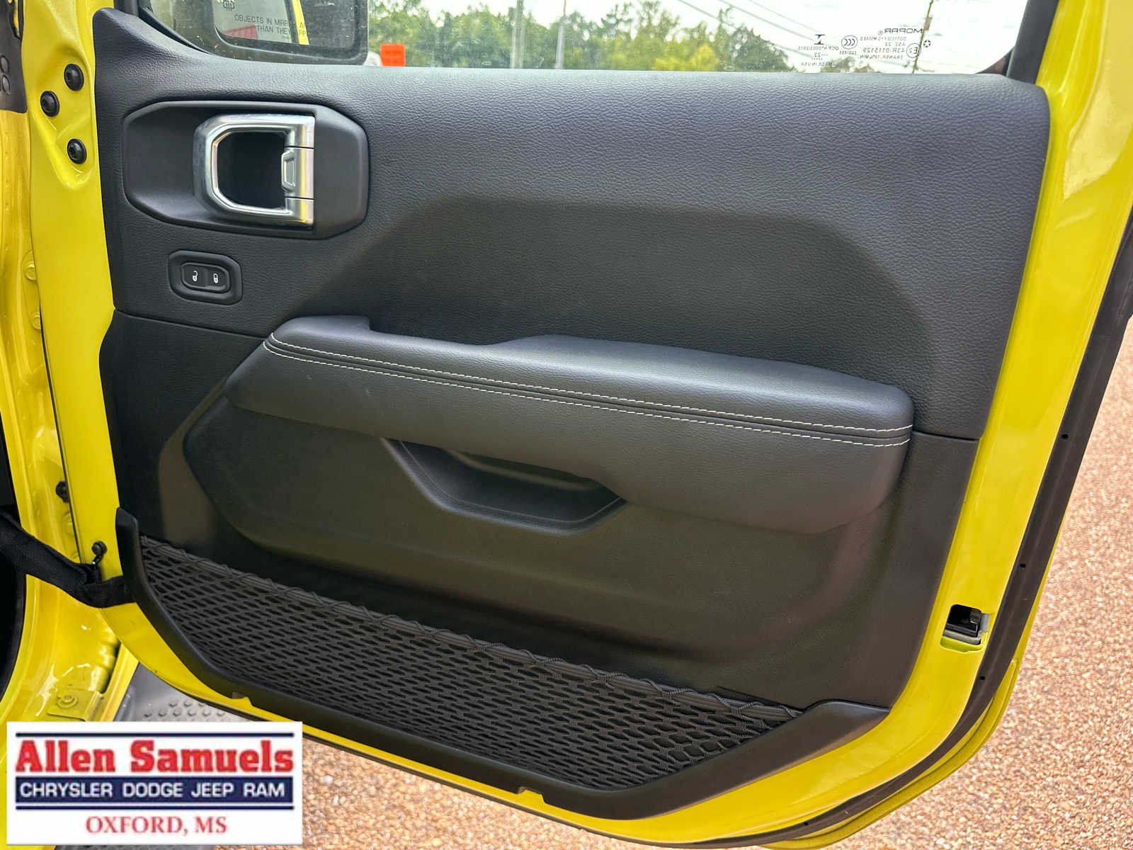 Used 2022 High Velocity Clearcoat Jeep Unlimited Sahara image 45