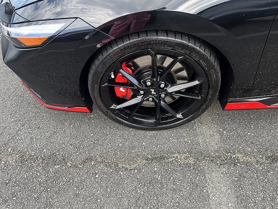 Used 2025 Abyss Black Hyundai Base image 9