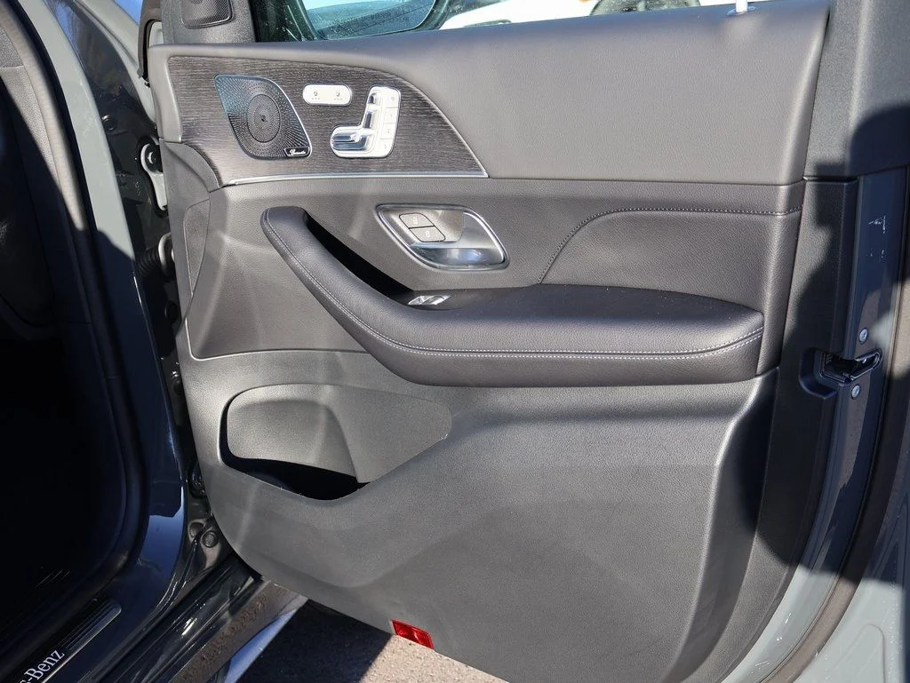 New 2026 MANUFAKTUR Silicon Grey Mercedes-Benz GLE 450 image 13
