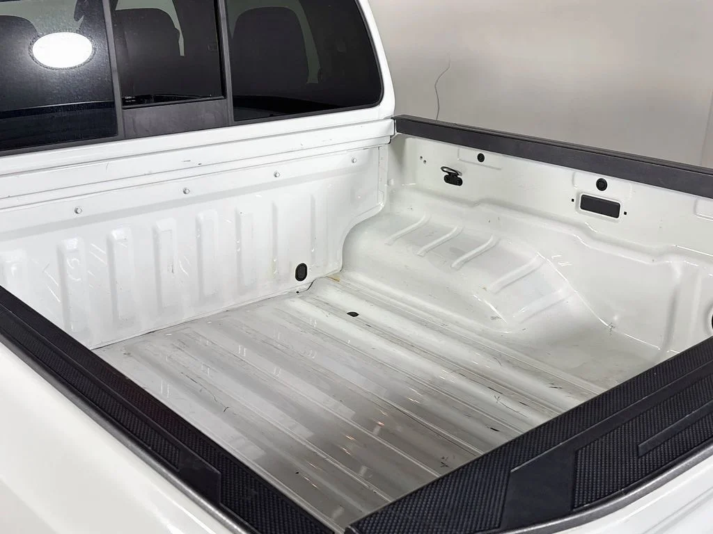 Used 2022 White Nissan SV image 20