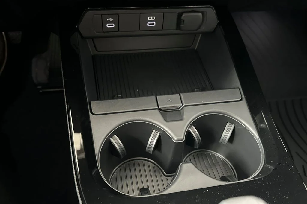 New 2027 Wind Chill Pearl <sup>1</sup> Toyota  XSE image 33