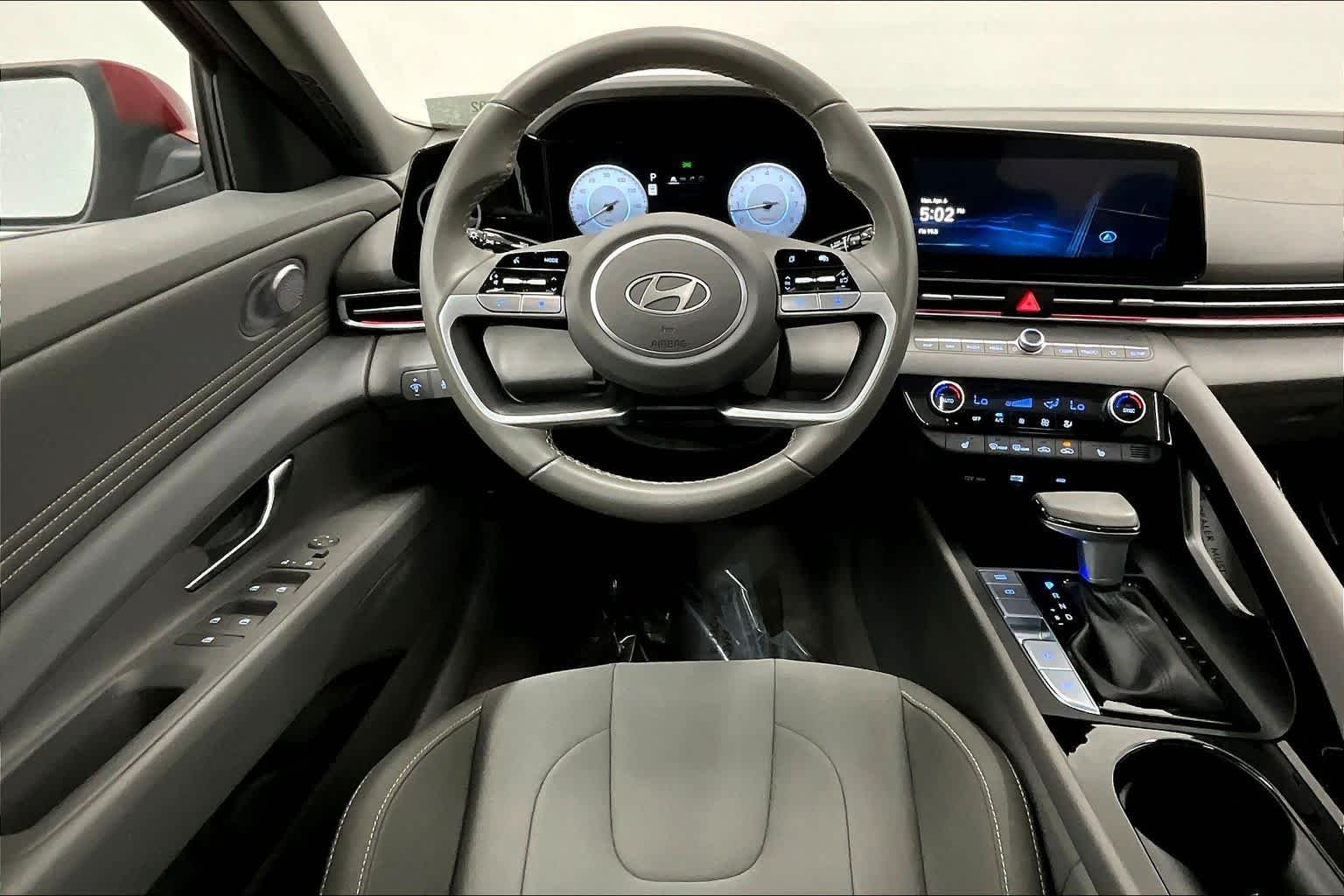 Used 2025 Ultimate Red Hyundai SEL Convenience image 6