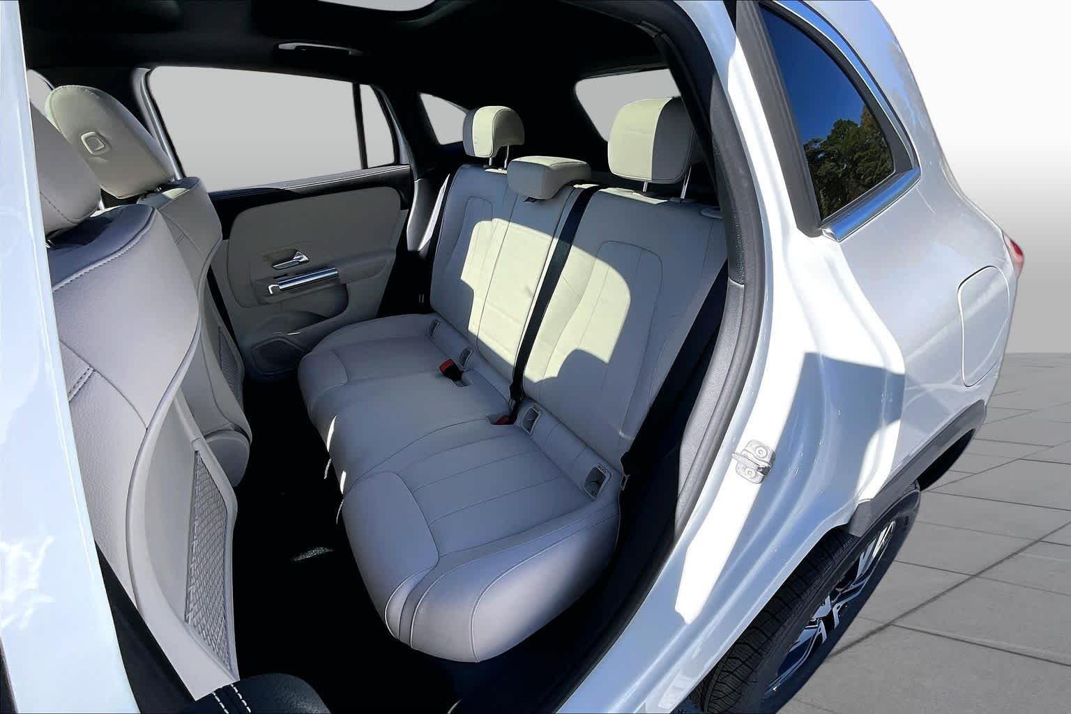 Used 2026 Polar White Mercedes-Benz GLA 250 image 20