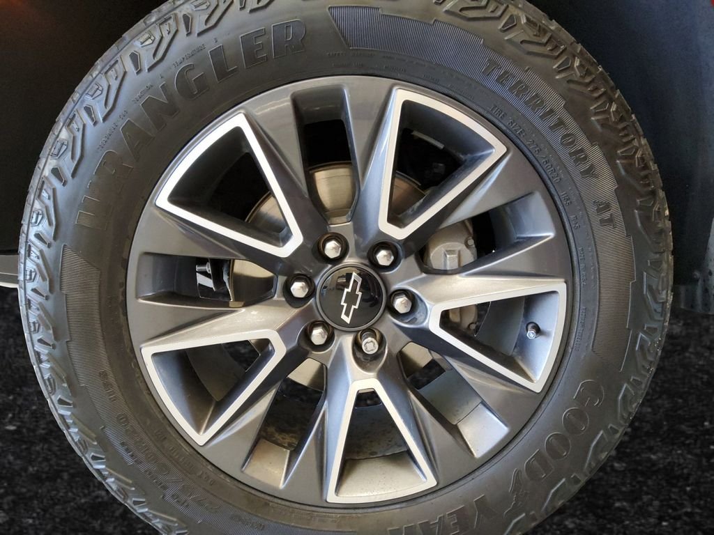 Used 2024 Red Chevrolet Z71 image 27